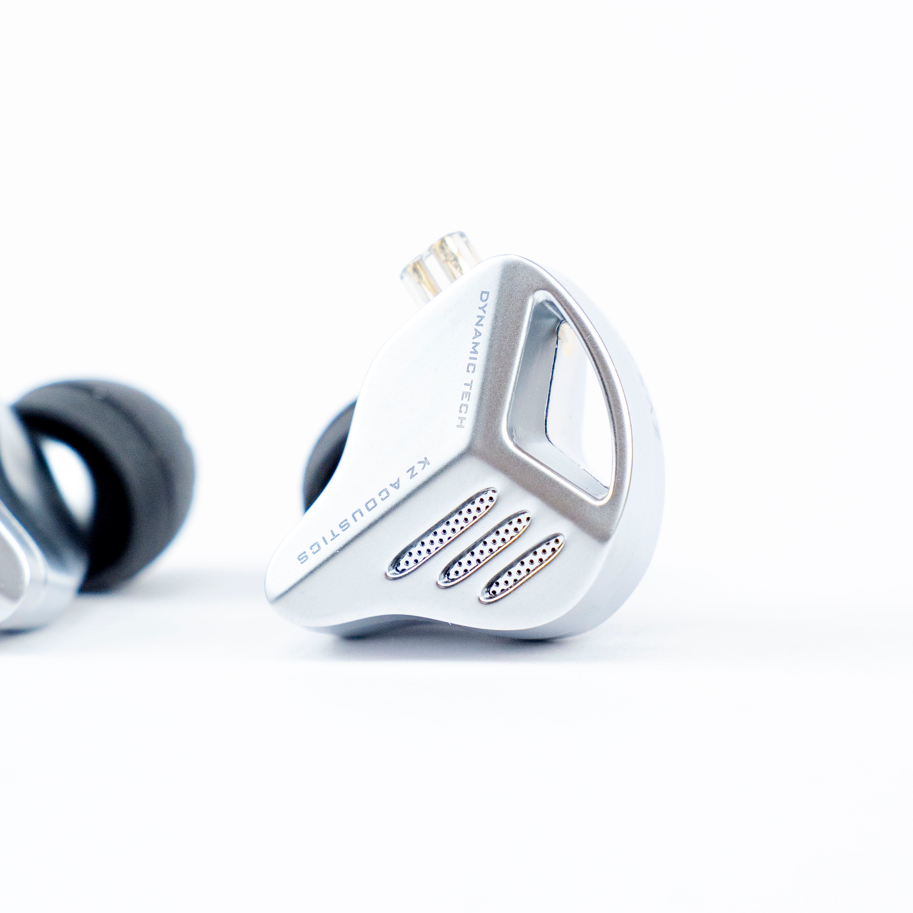 KZ ZVX - Audífonos In Ears